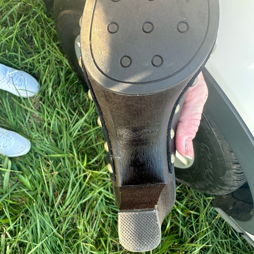 Dress shoes